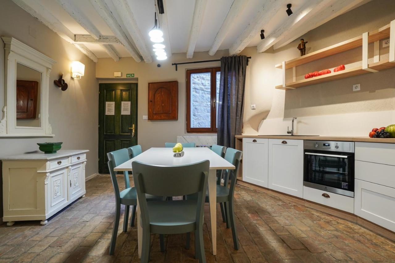 Deluxe Apartment Casa Flores With Sea View & Terrace Rovinj Exterior foto