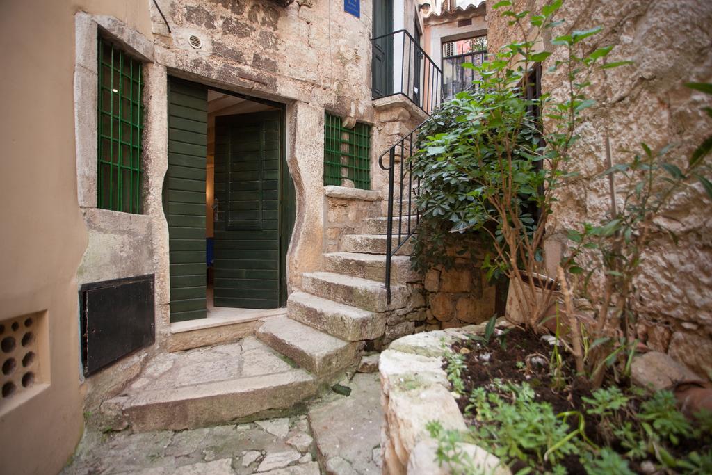 Deluxe Apartment Casa Flores With Sea View & Terrace Rovinj Exterior foto